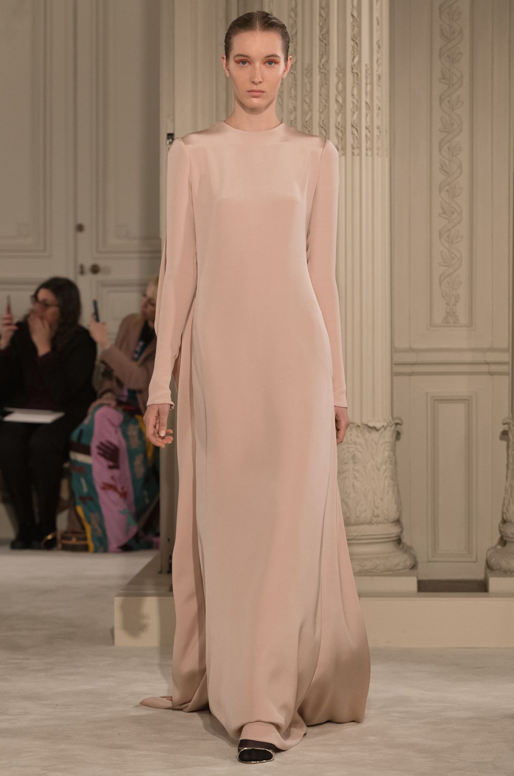 Fashion Week Paris Spring/Summer 2018 look 9 from the Valentino collection couture