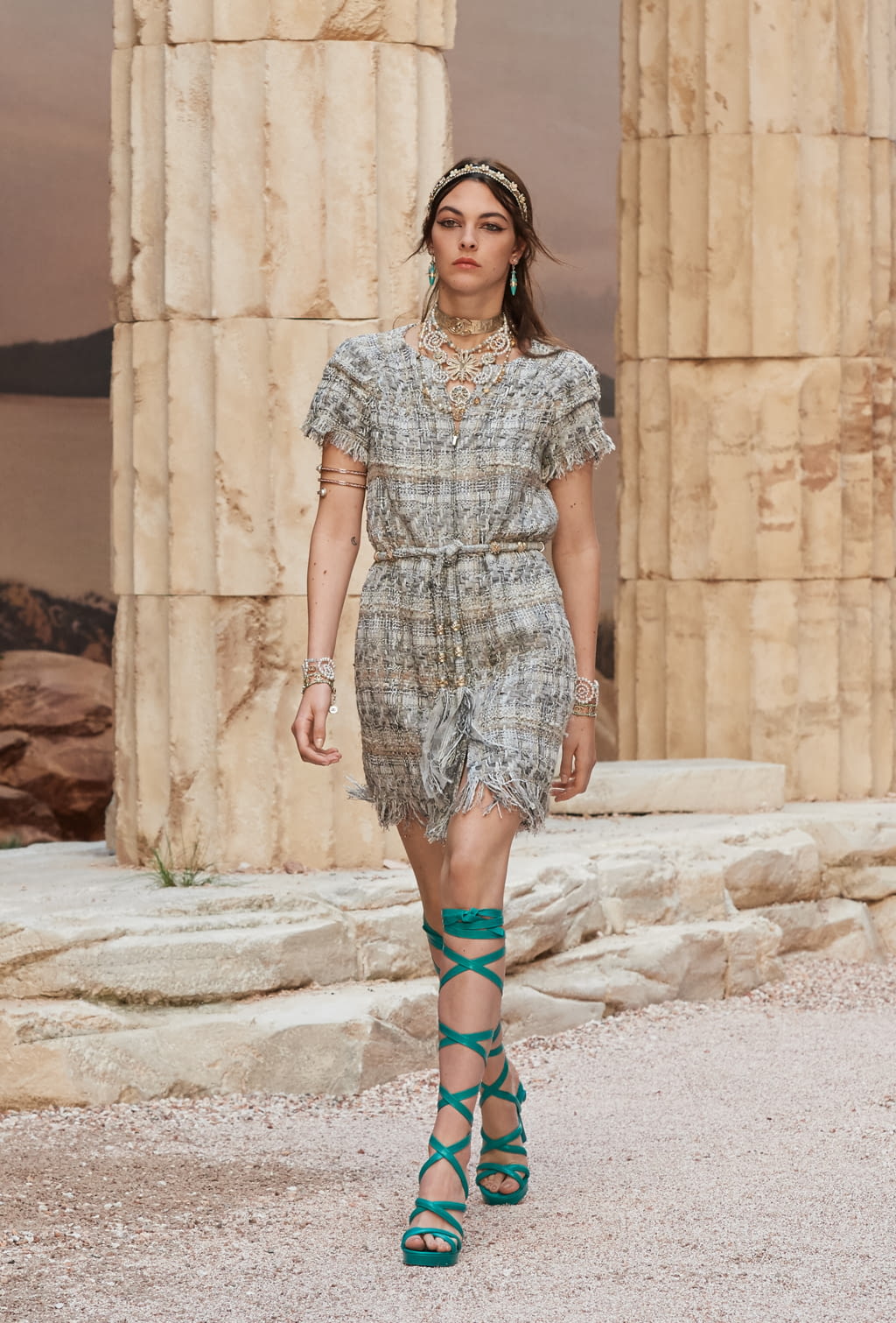 Fashion Week Paris Resort 2018 look 1 from the Chanel collection womenswear
