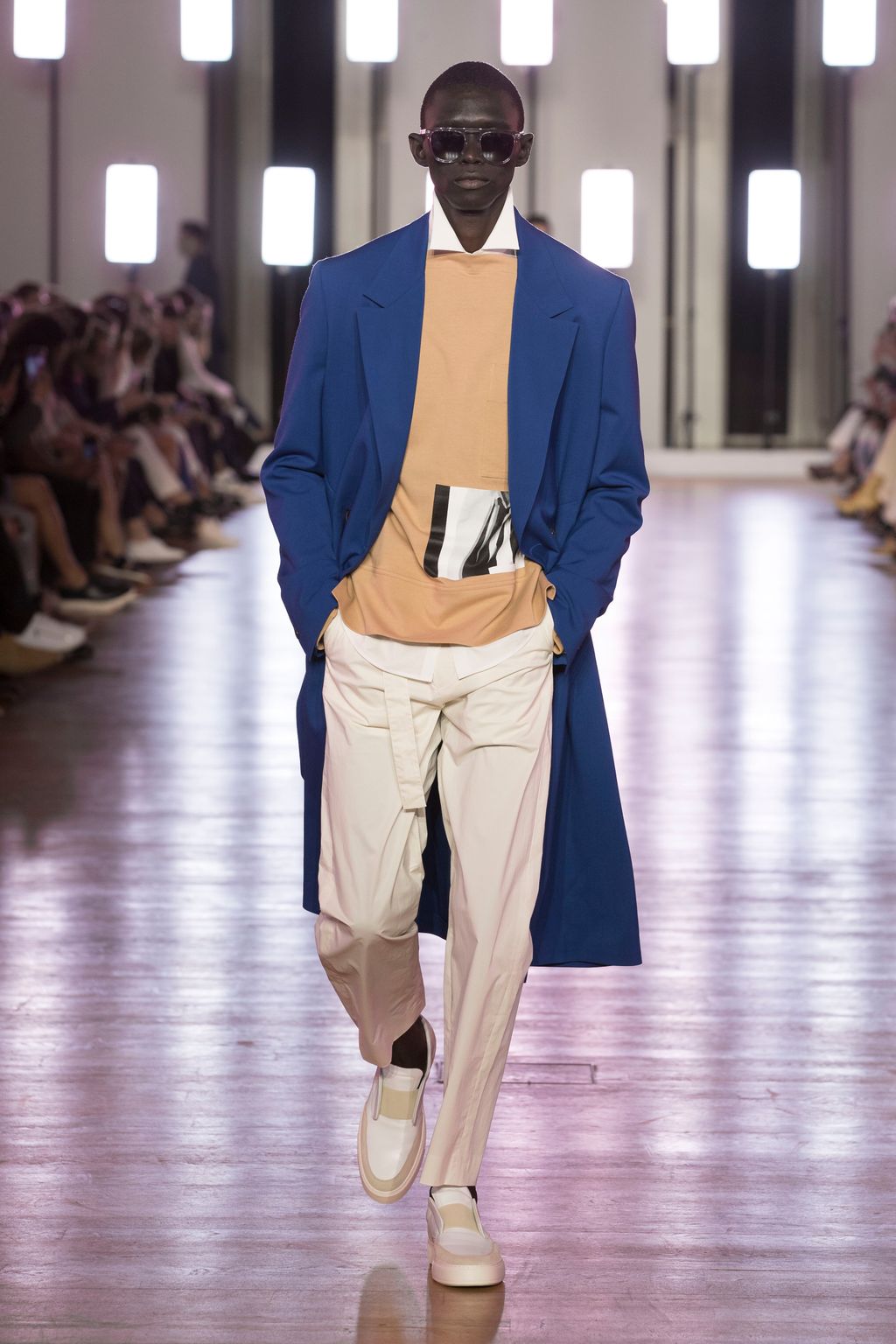 Fashion Week Paris Spring/Summer 2018 look 1 from the Cerruti 1881 collection menswear