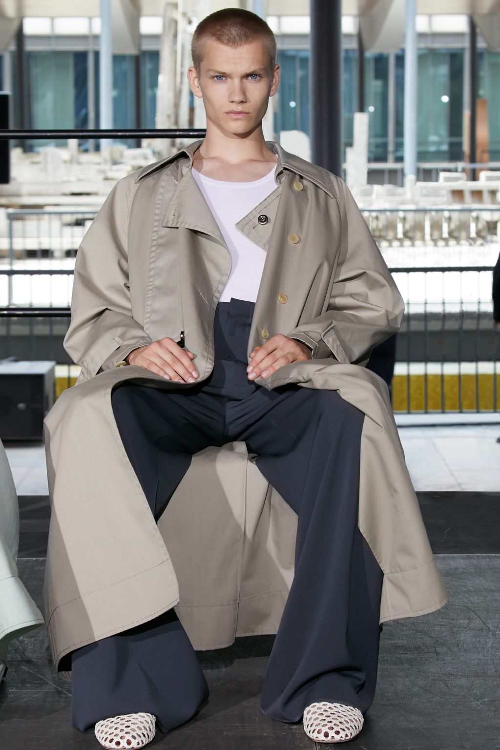 Fashion Week Paris Spring/Summer 2018 look 1 from the Acne Studios collection 男装