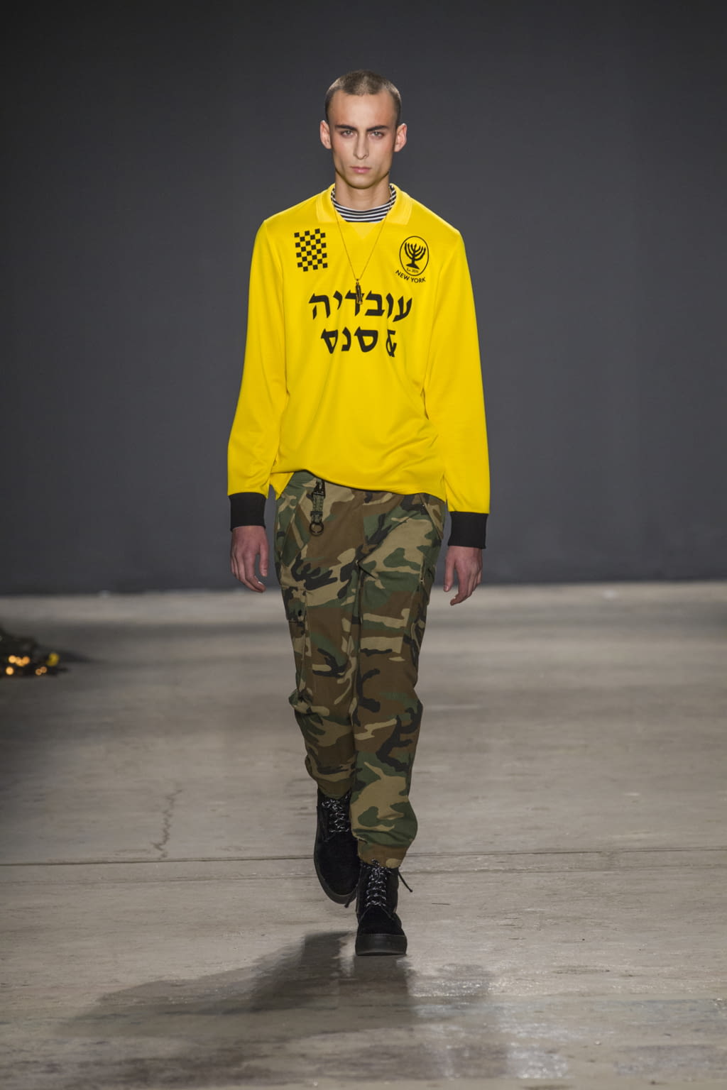 Fashion Week New York Fall/Winter 2017 look 1 from the Ovadia & Sons collection 男装