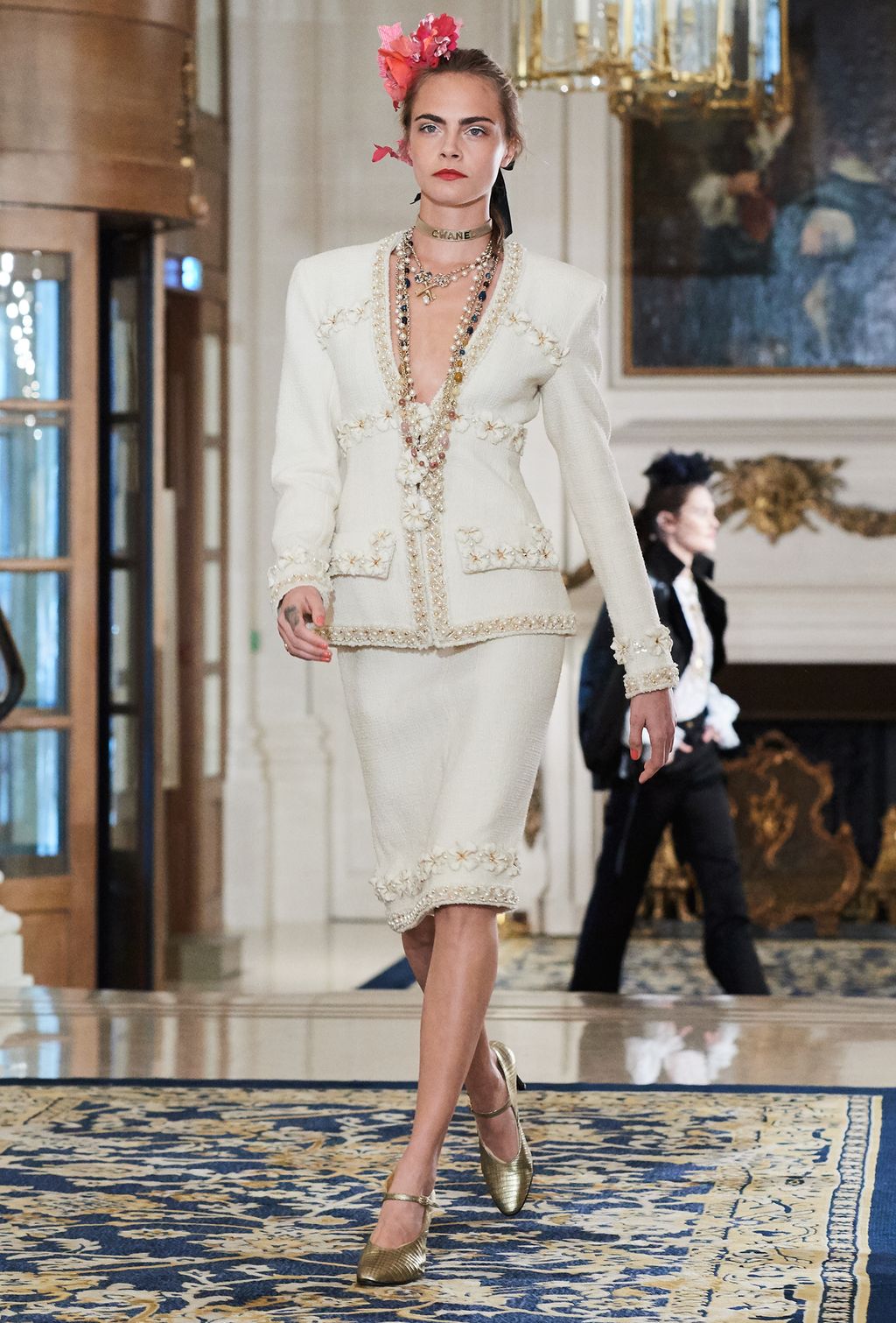 Fashion Week Paris Pre-Fall 2017 look 1 from the Chanel collection womenswear