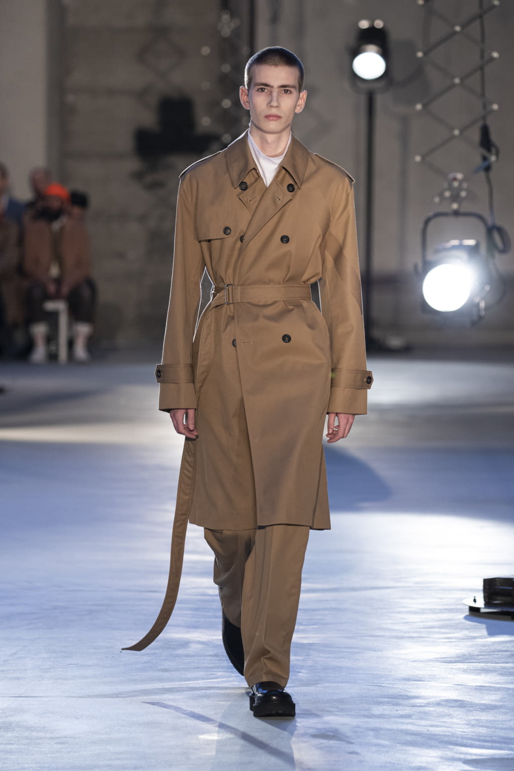 Fashion Week Milan Fall/Winter 2020 look 1 from the N°21 collection menswear