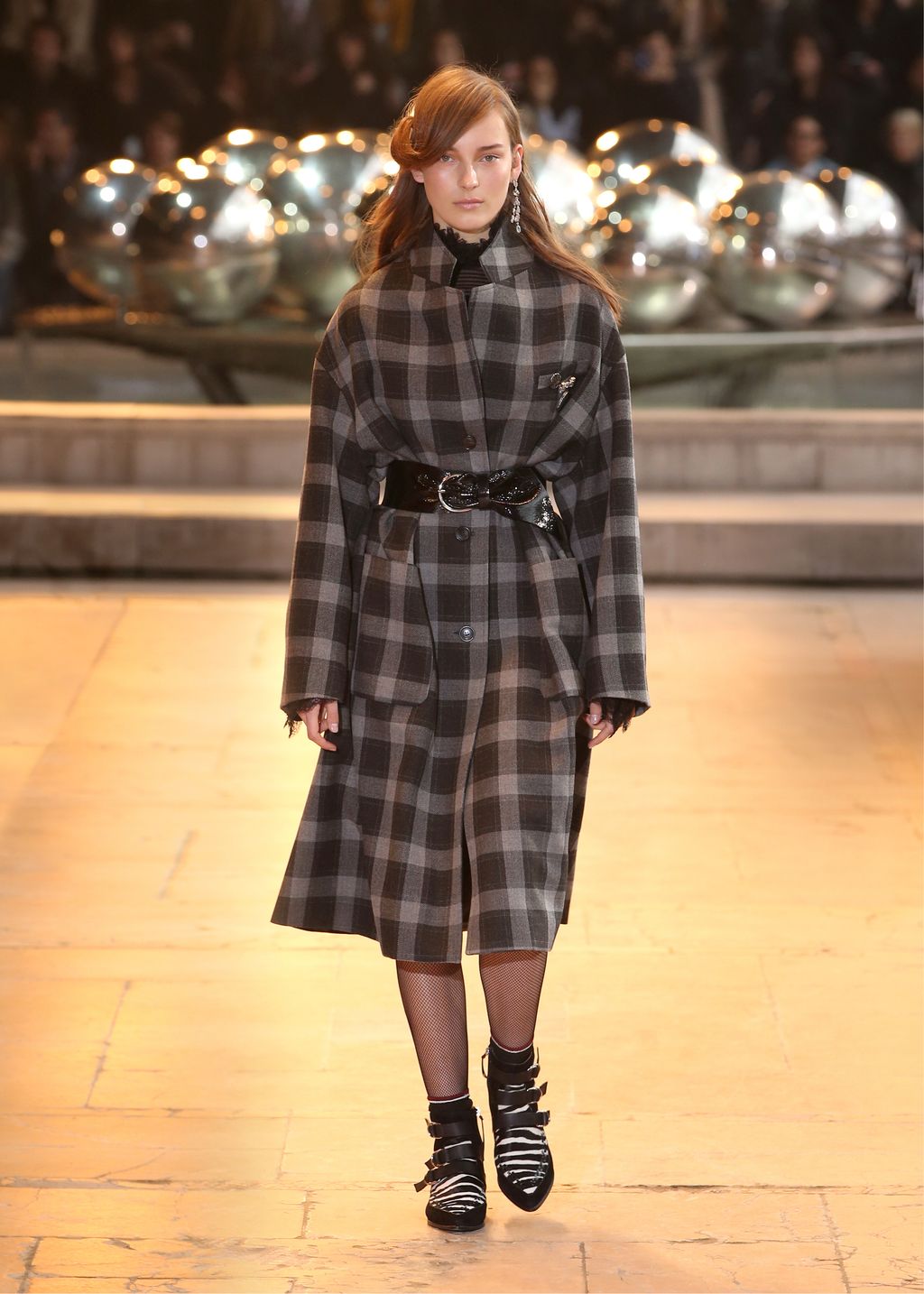 Fashion Week Paris Fall/Winter 2016 look 1 from the Isabel Marant collection 女装