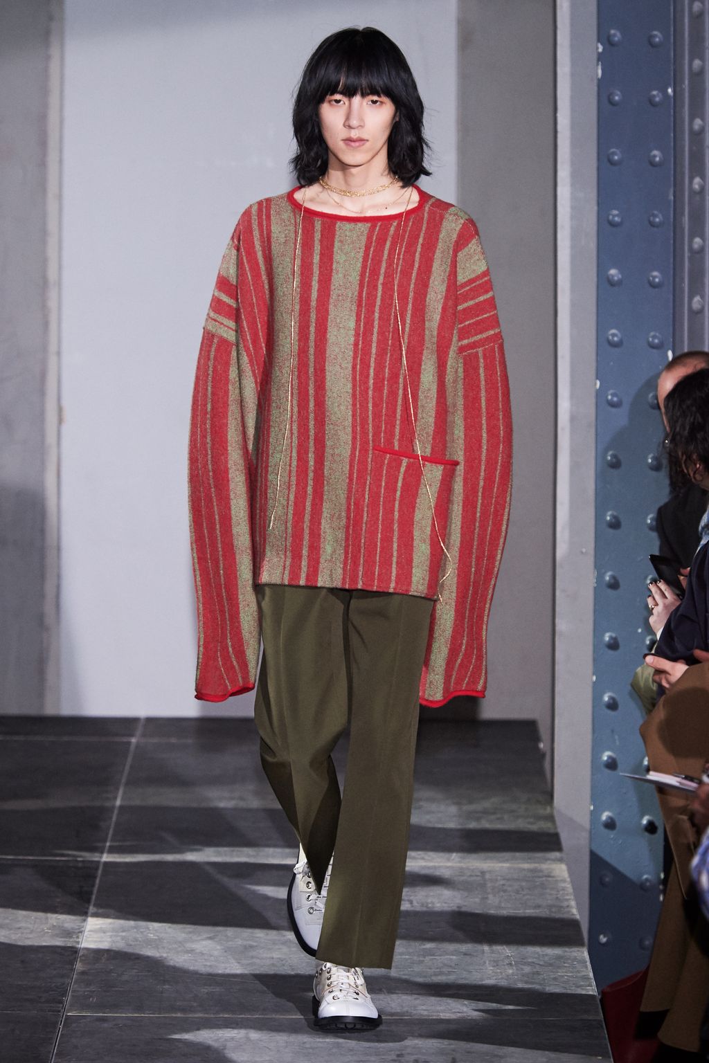 Fashion Week Paris Fall/Winter 2018 look 1 from the Acne Studios collection 男装