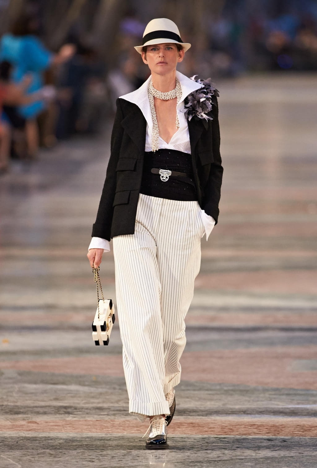Fashion Week Paris Resort 2017 look 1 from the Chanel collection womenswear