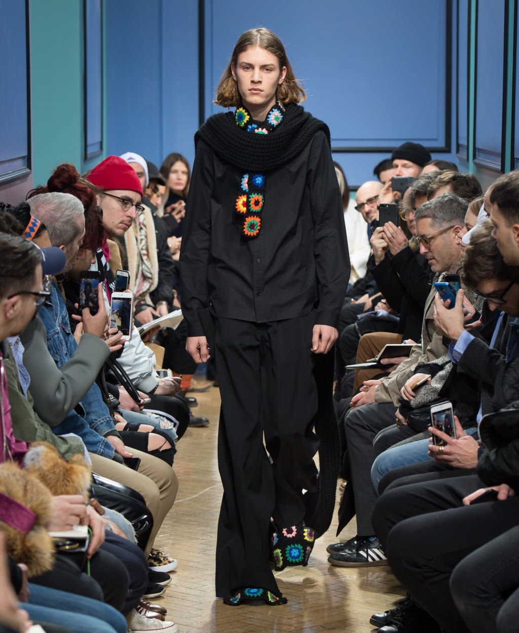 Fashion Week London Fall/Winter 2017 look 1 from the JW Anderson collection menswear