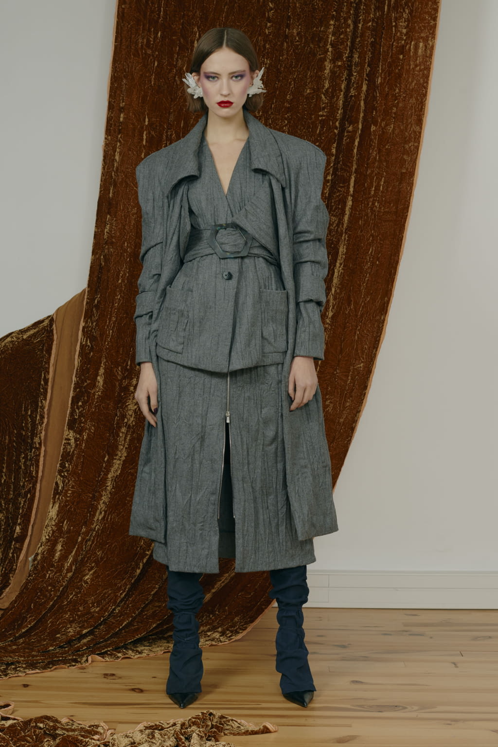 Fashion Week Paris Pre-Fall 2017 look 1 from the Veronique Leroy collection 女装