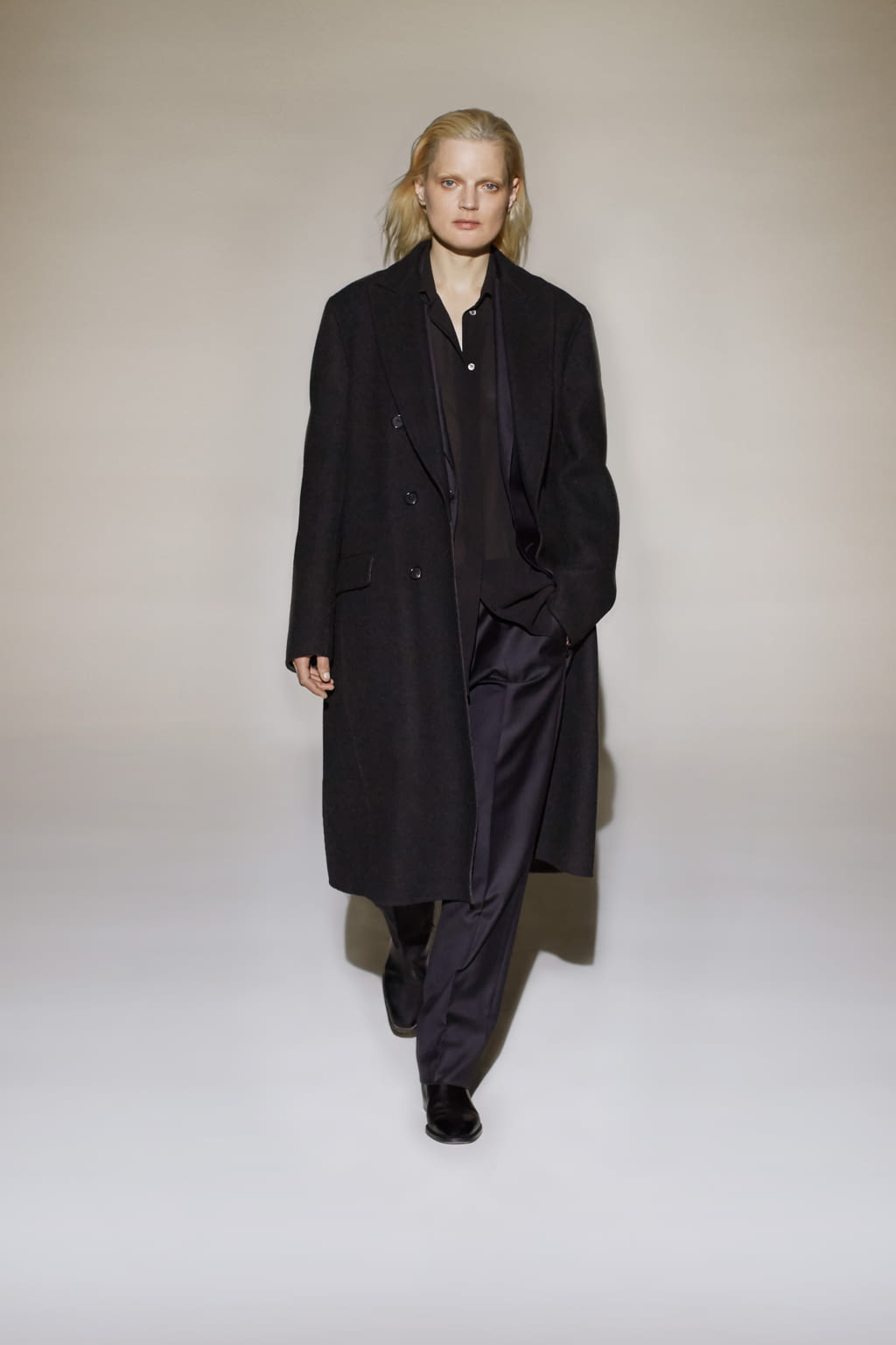 Fashion Week New York Fall/Winter 2016 look 1 from the The Row collection 女装