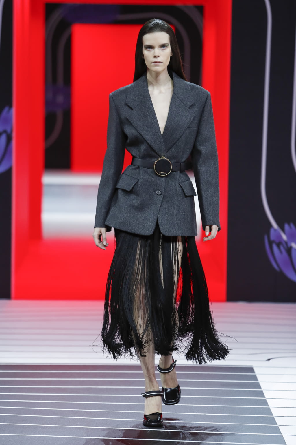 Fashion Week Milan Fall/Winter 2020 look 1 from the Prada collection 女装