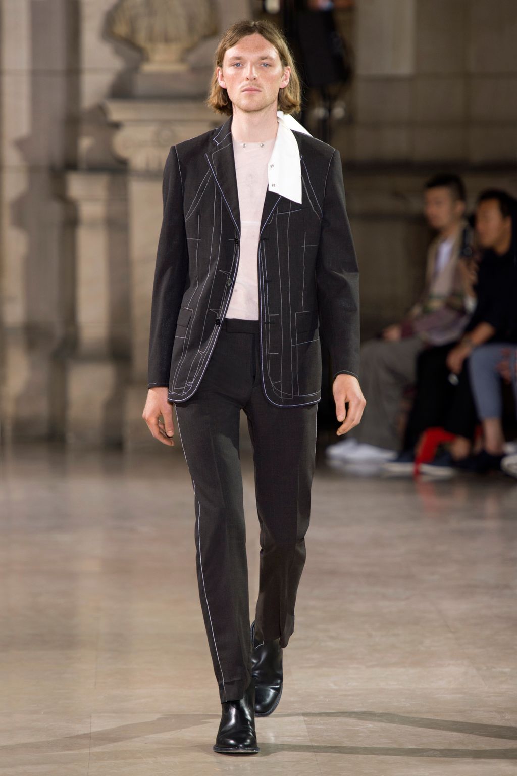 Fashion Week Paris Spring/Summer 2017 look 1 from the Maison Margiela collection menswear