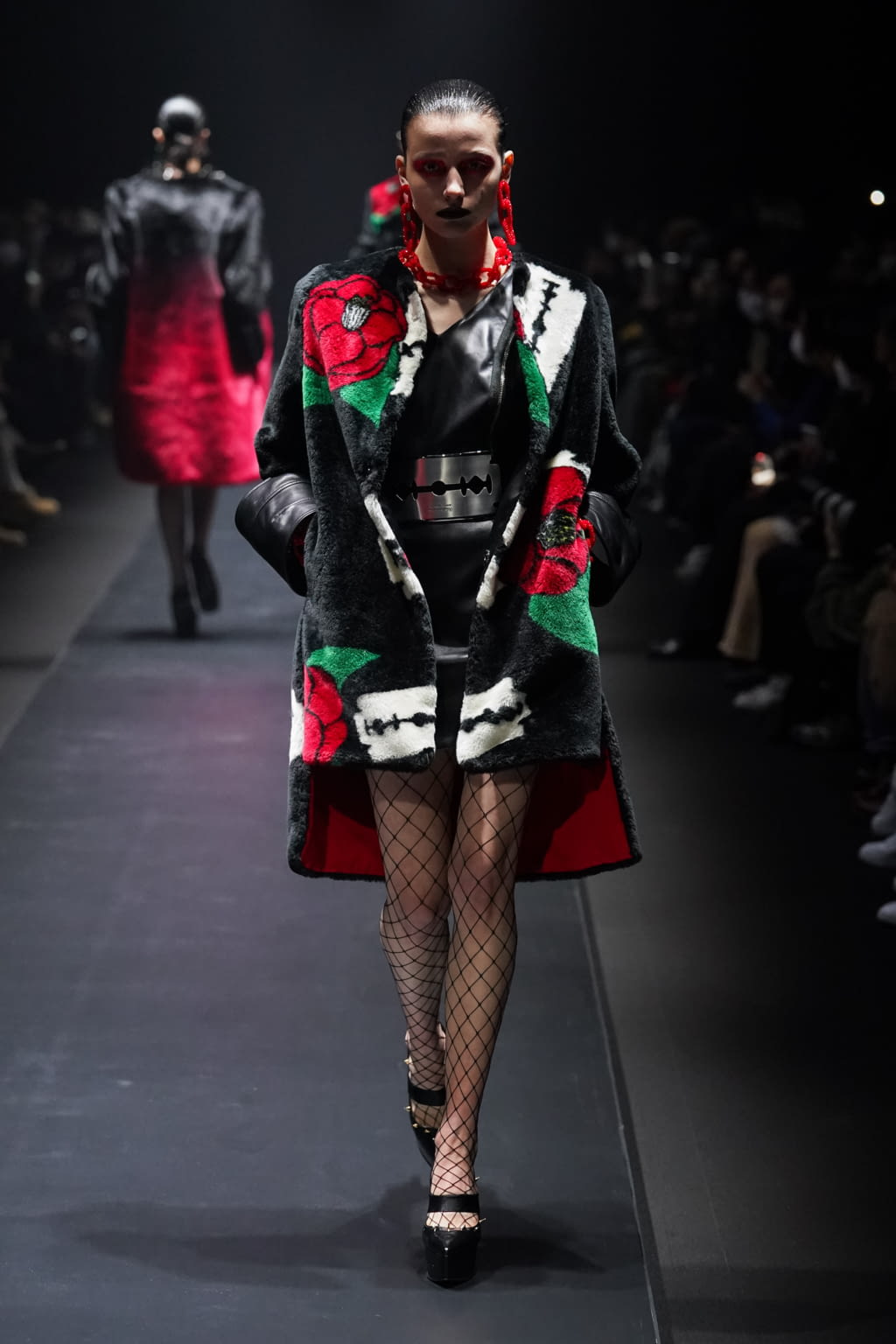 Fashion Week Paris Fall/Winter 2022 look 10 from the Undercover collection 女装