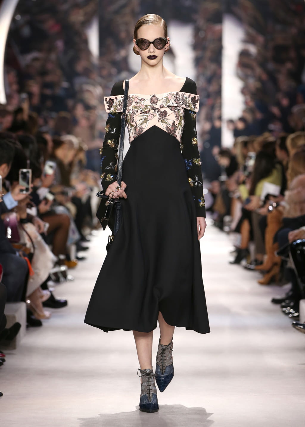 Fashion Week Paris Fall/Winter 2016 look 10 from the Christian Dior collection 女装