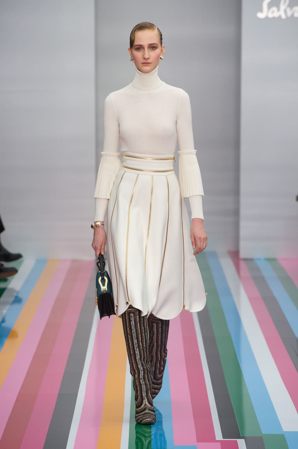 Fashion Week Milan Fall/Winter 2016 look 10 from the Ferragamo collection 女装