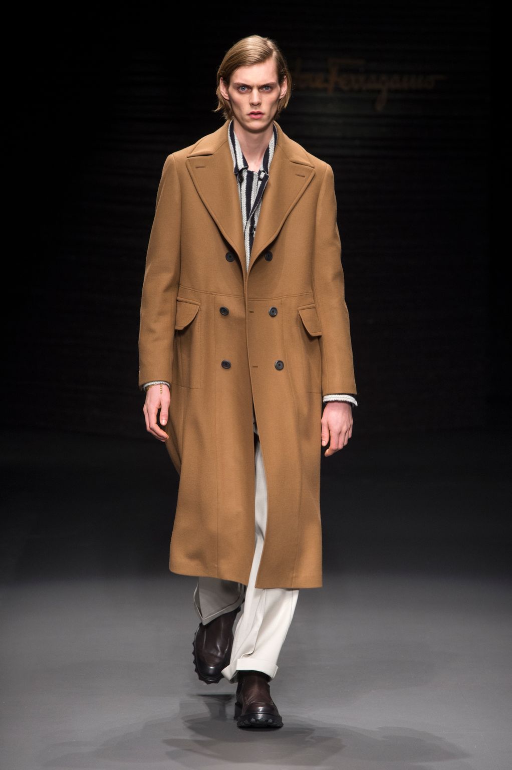 Fashion Week Milan Fall/Winter 2017 look 10 from the Ferragamo collection 男装
