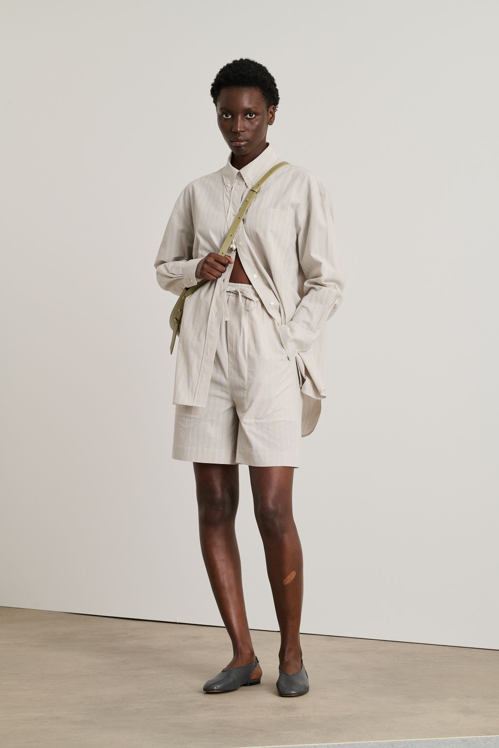 Fashion Week Paris Spring/Summer 2025 look 105 from the Soeur collection 女装