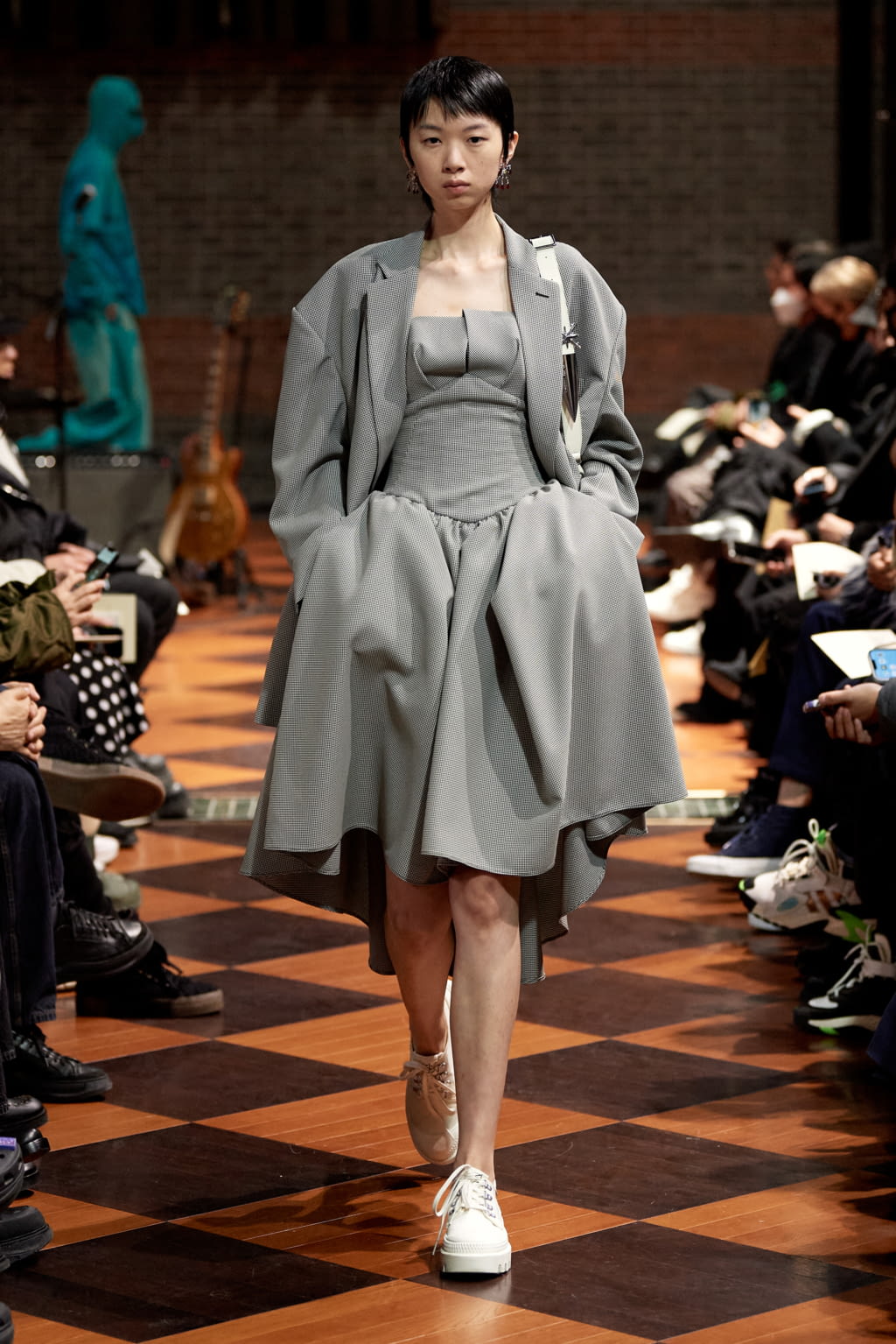 Fashion Week Paris Fall/Winter 2022 look 11 de la collection Sankuanz menswear