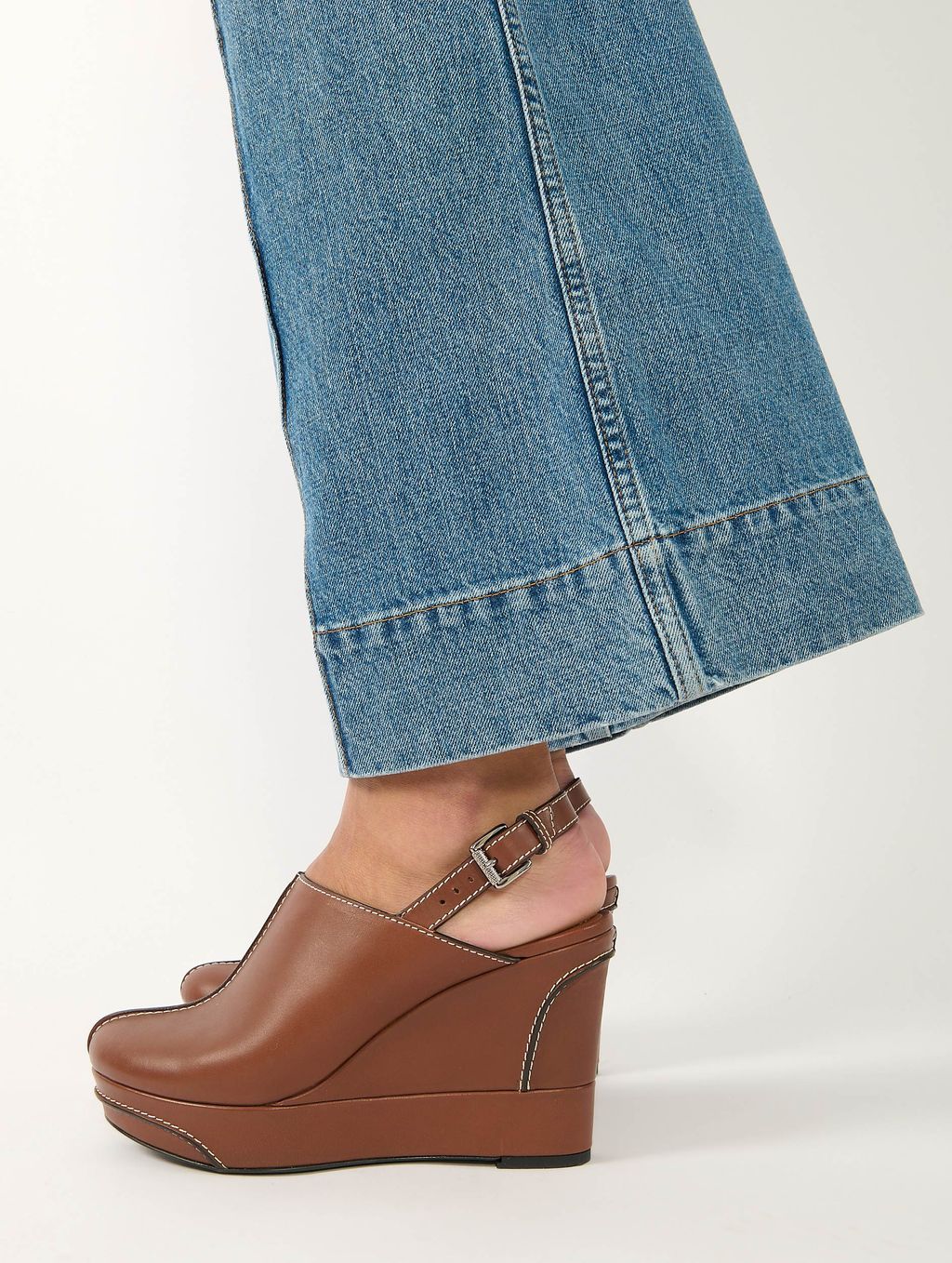 Fashion Week Paris Spring/Summer 2026 look 11 from the Barbara Bui collection womenswear accessories