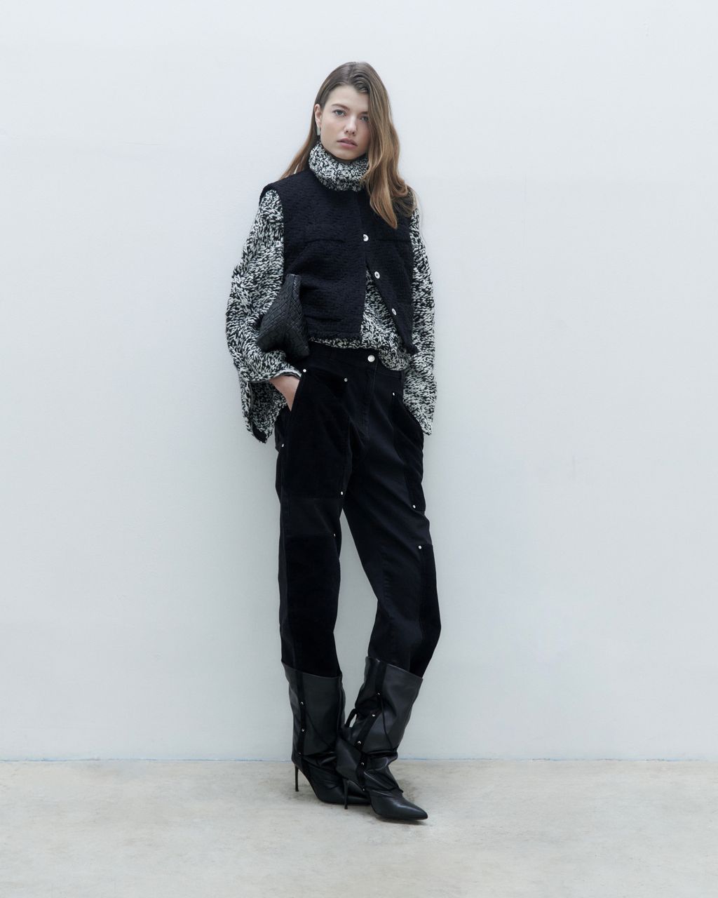 Fashion Week Paris Fall/Winter 2024 look 34 from the Iro collection 女装