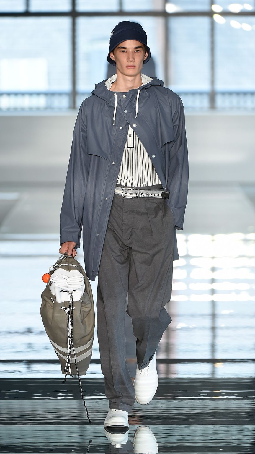 Fashion Week New York Spring/Summer 2018 look 12 from the Boss collection menswear