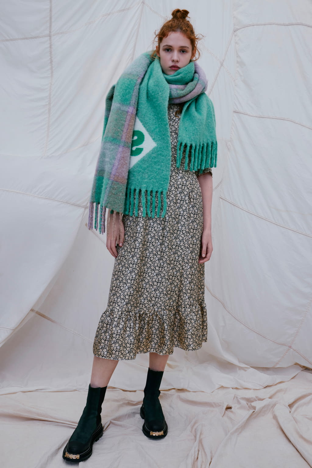 Fashion Week Paris Fall/Winter 2022 look 13 de la collection Sandro womenswear