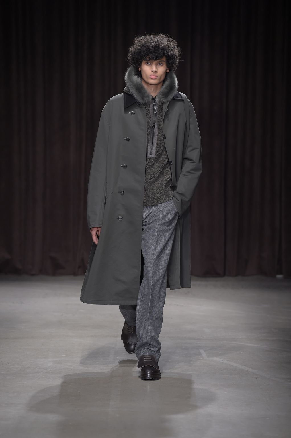 Fashion Week New York Fall/Winter 2017 look 13 from the Boss collection menswear