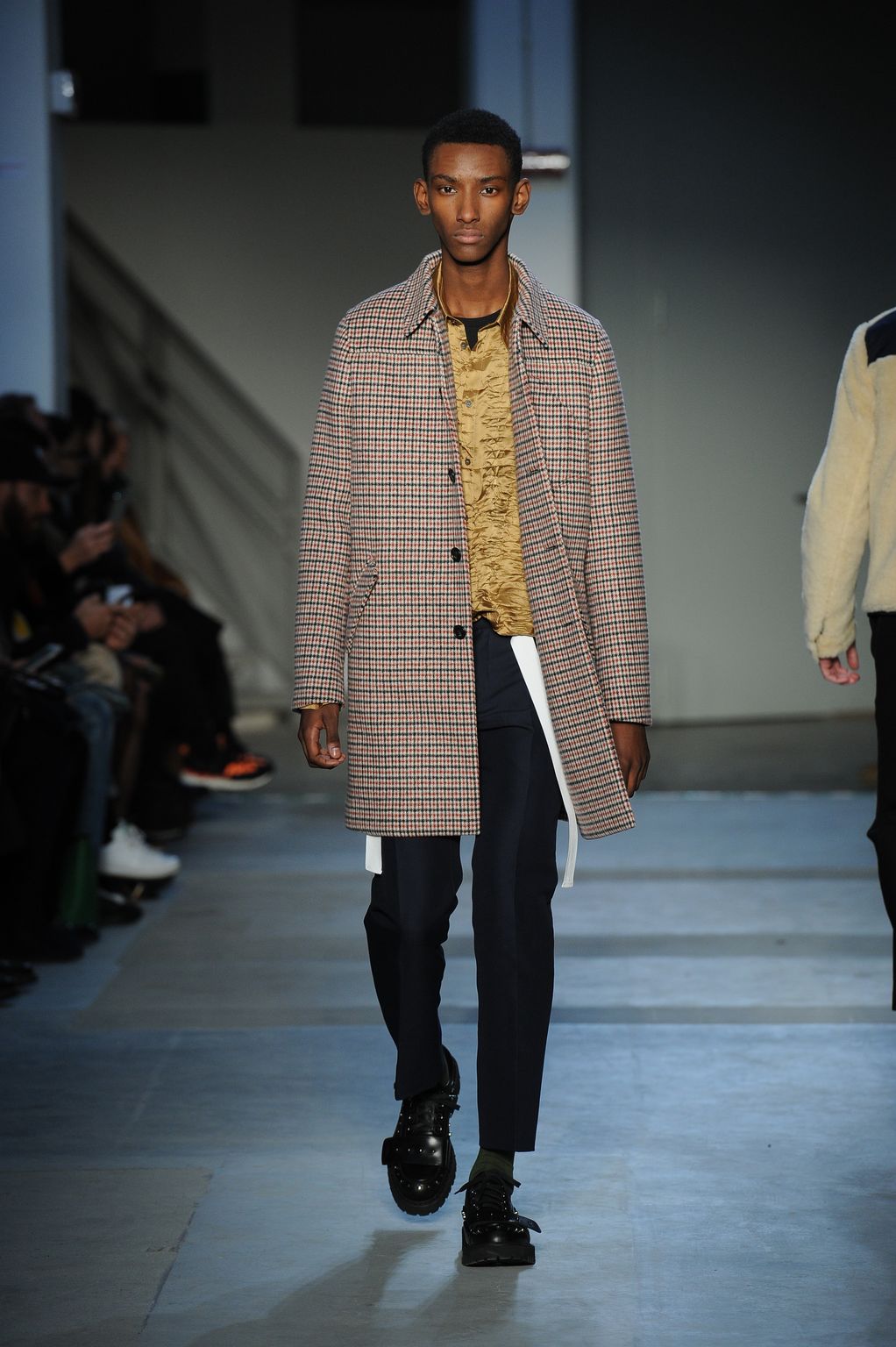 Fashion Week Milan Fall/Winter 2017 look 13 from the N°21 collection menswear