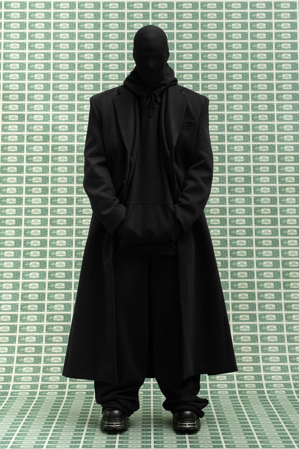 Fashion Week Paris Fall/Winter 2022 look 13 from the VETEMENTS collection womenswear