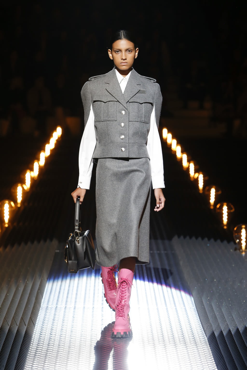 Fashion Week Milan Fall/Winter 2019 look 13 from the Prada collection 女装