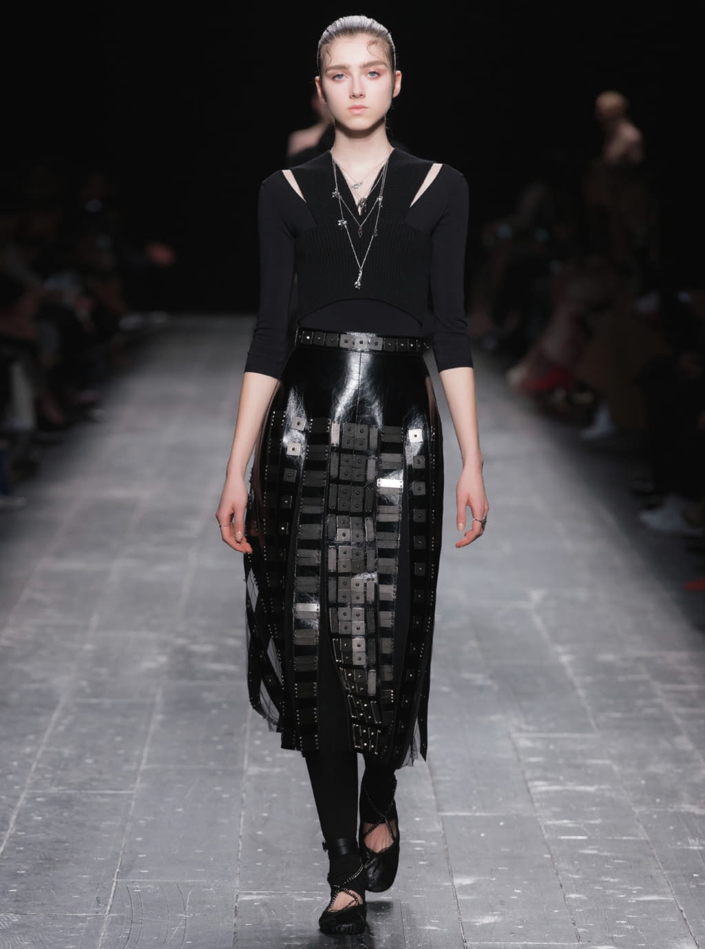 Fashion Week Paris Fall/Winter 2016 look 13 from the Valentino collection 女装