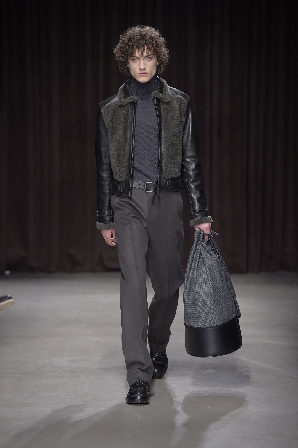 Fashion Week New York Fall/Winter 2017 look 14 from the Boss collection menswear