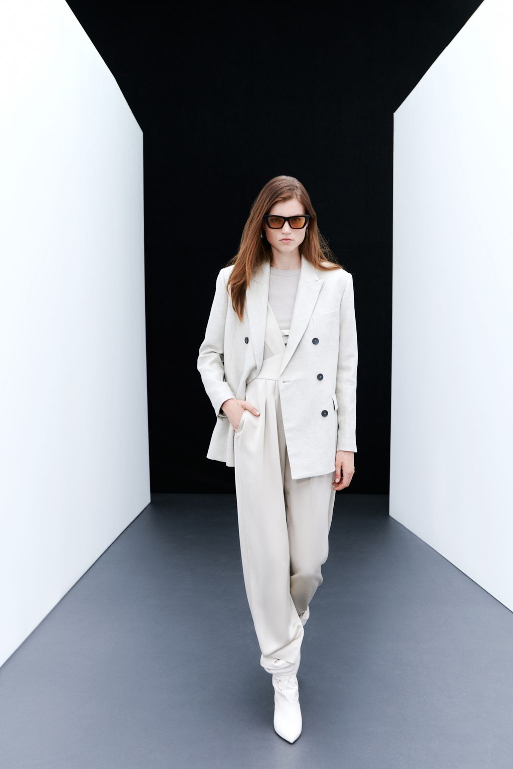 Fashion Week Paris Spring/Summer 2023 look 15 from the Iro collection womenswear