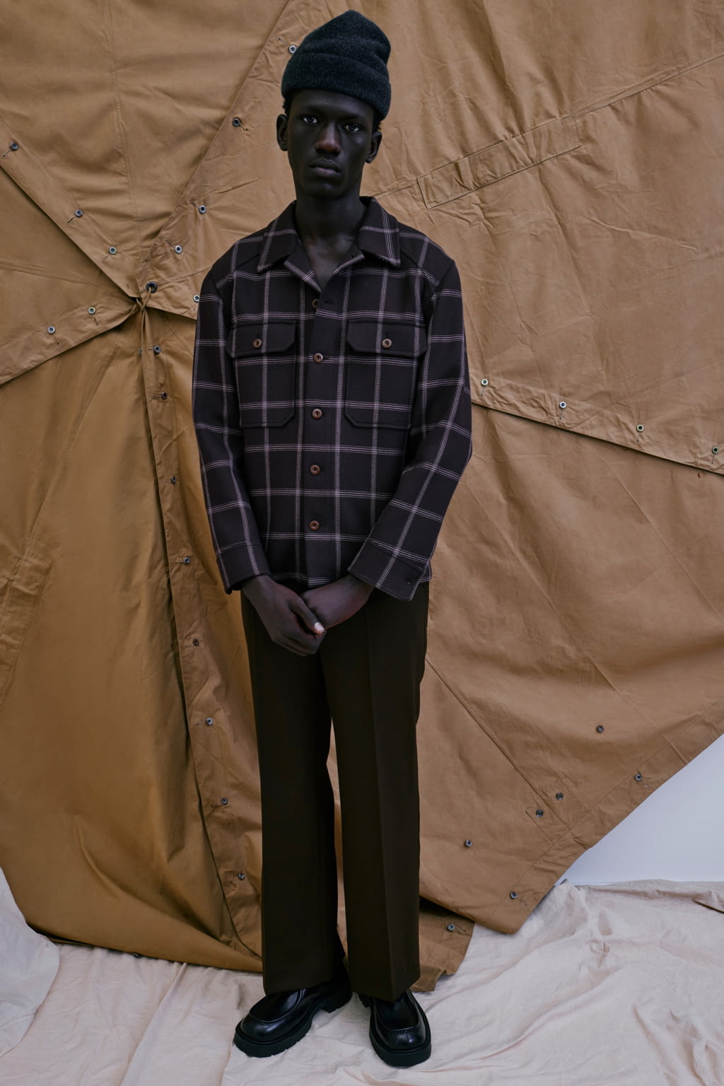 Fashion Week Paris Fall/Winter 2022 look 15 from the Sandro collection menswear