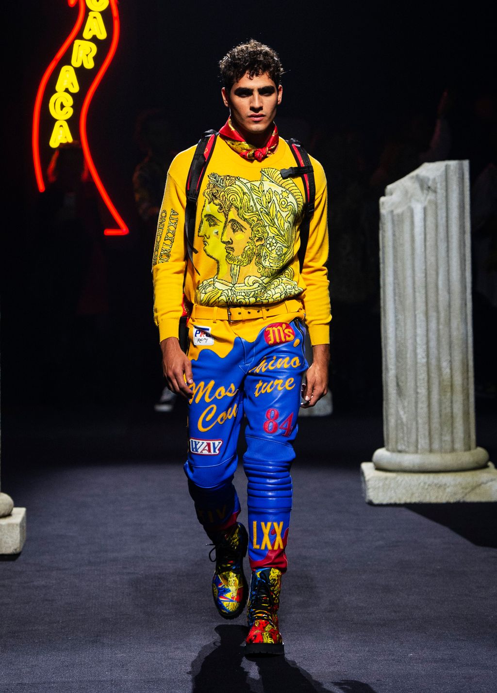 Fashion Week Milan Pre-Fall 2019 look 16 de la collection Moschino womenswear