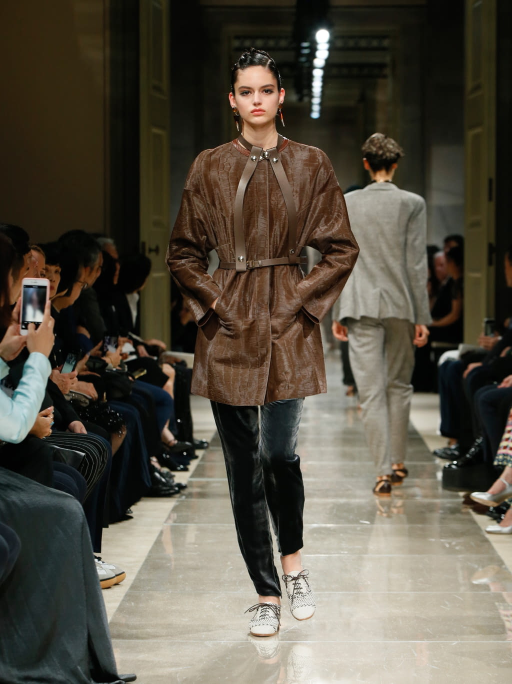 Fashion Week Milan Resort 2020 look 16 from the Giorgio Armani collection 女装