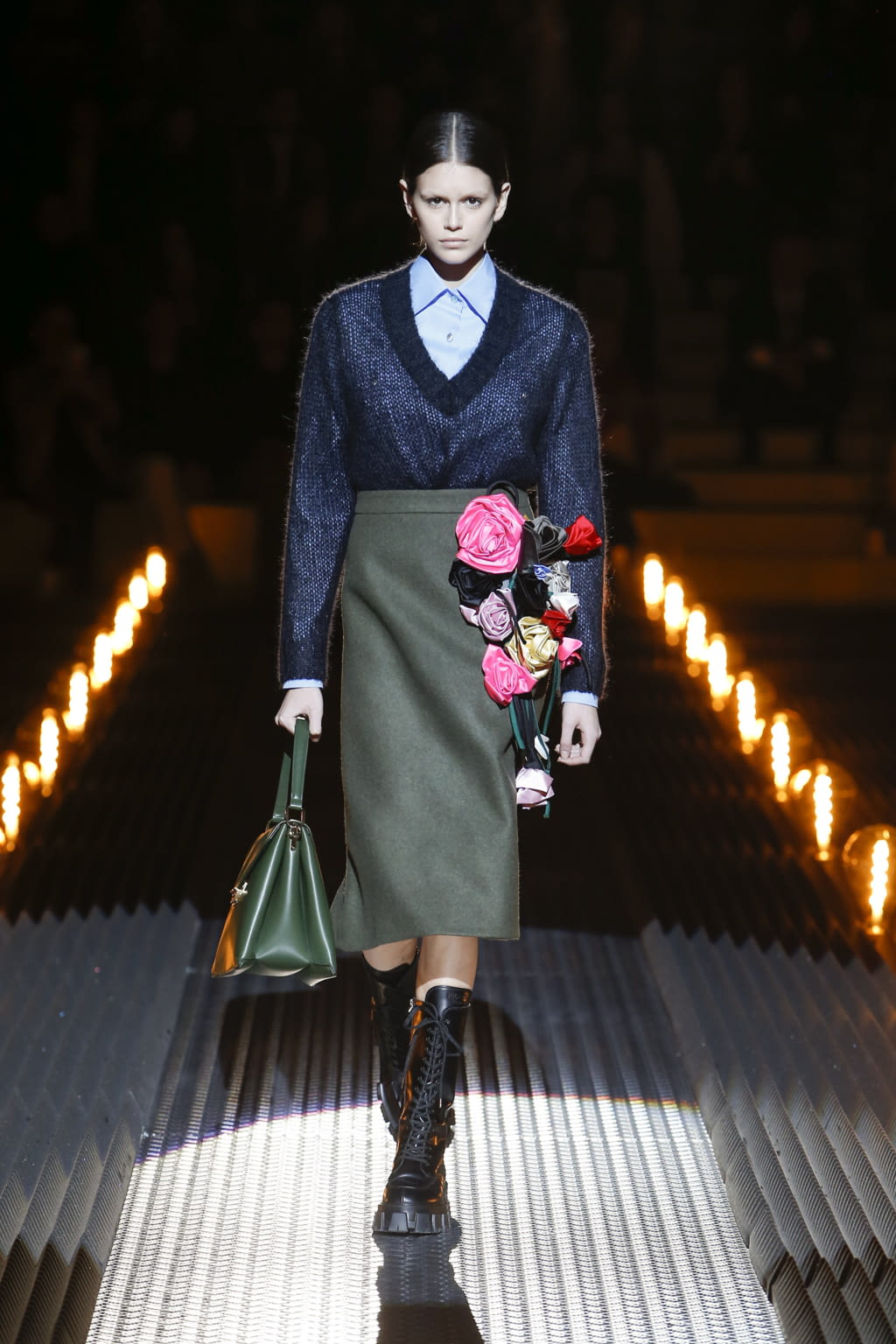 Fashion Week Milan Fall/Winter 2019 look 16 from the Prada collection 女装