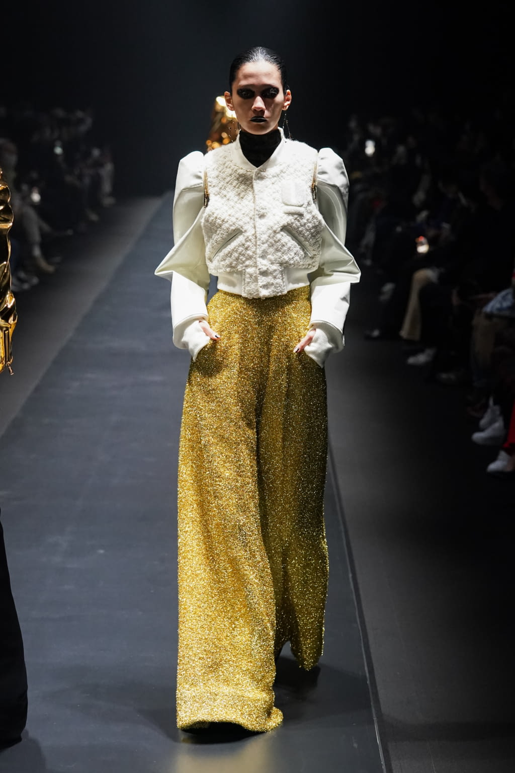 Fashion Week Paris Fall/Winter 2022 look 17 de la collection Undercover womenswear