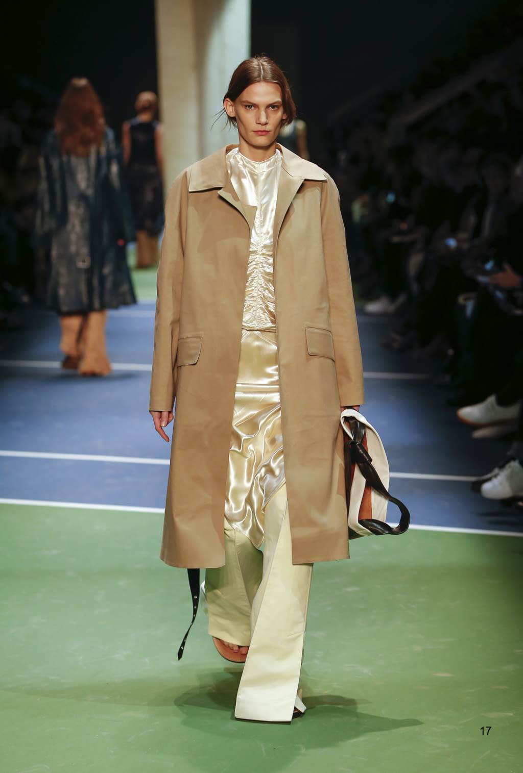 Fashion Week Paris Fall/Winter 2016 look 17 from the Celine collection womenswear