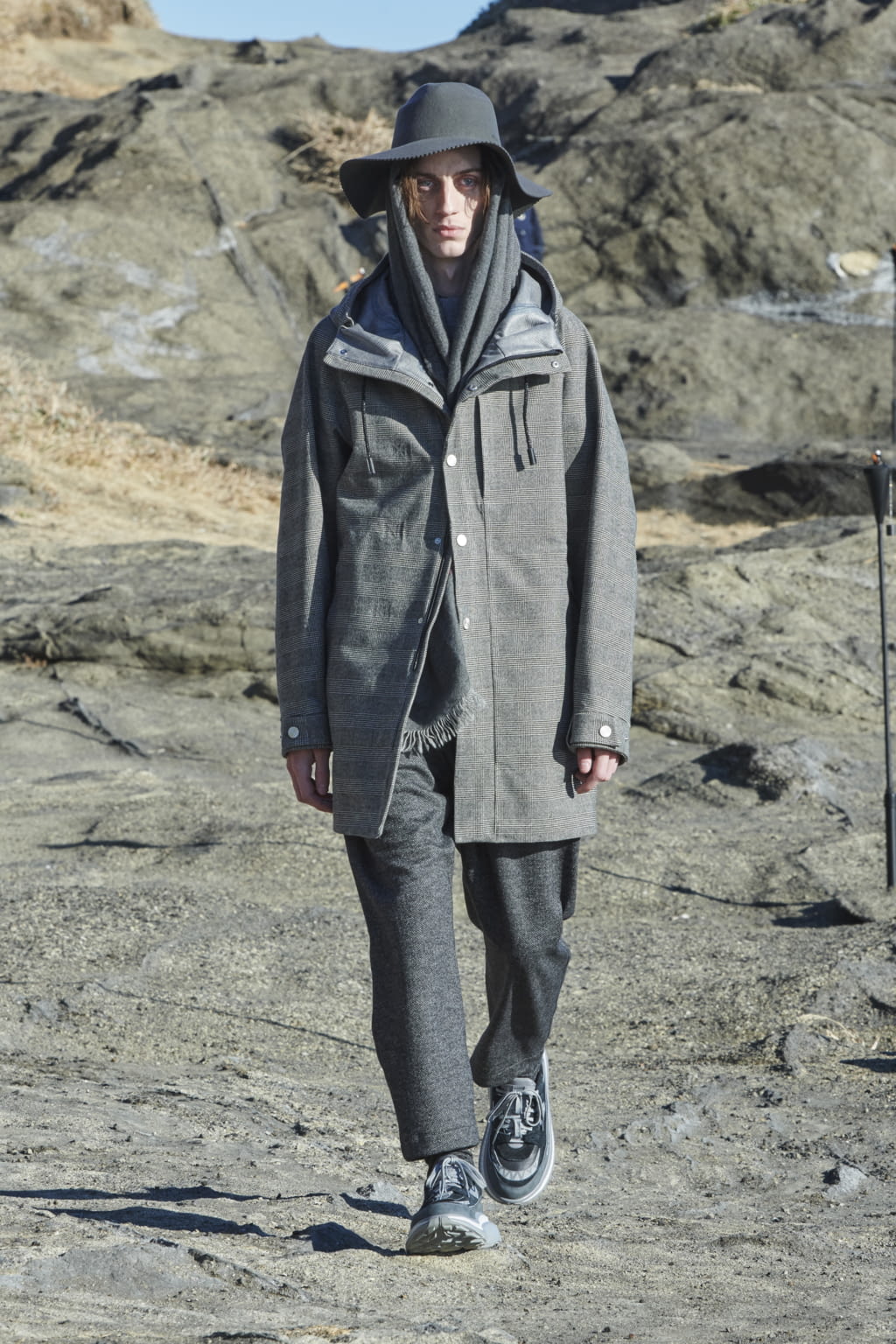 Fashion Week Paris Fall/Winter 2022 look 18 from the White Mountaineering collection menswear