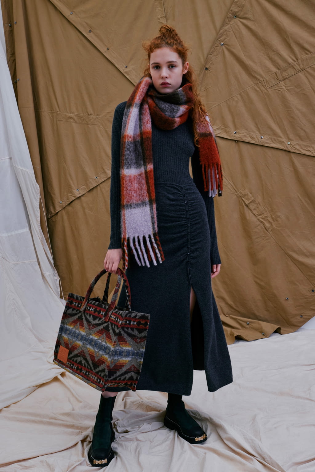 Fashion Week Paris Fall/Winter 2022 look 19 de la collection Sandro womenswear