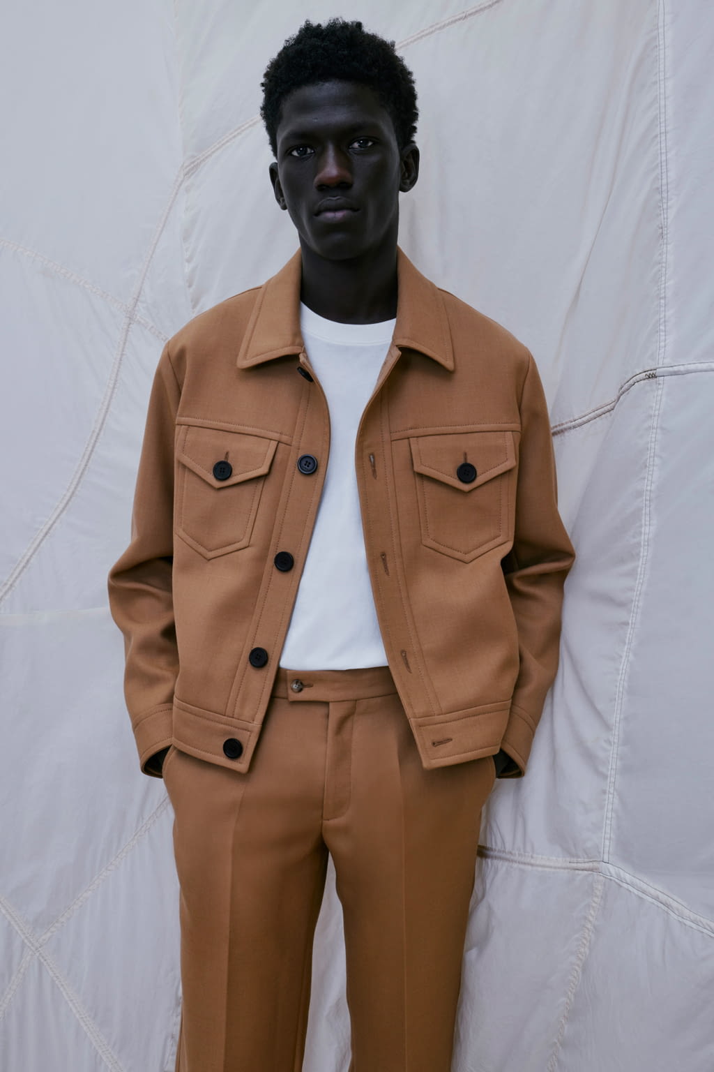 Fashion Week Paris Fall/Winter 2022 look 19 from the Sandro collection 男装