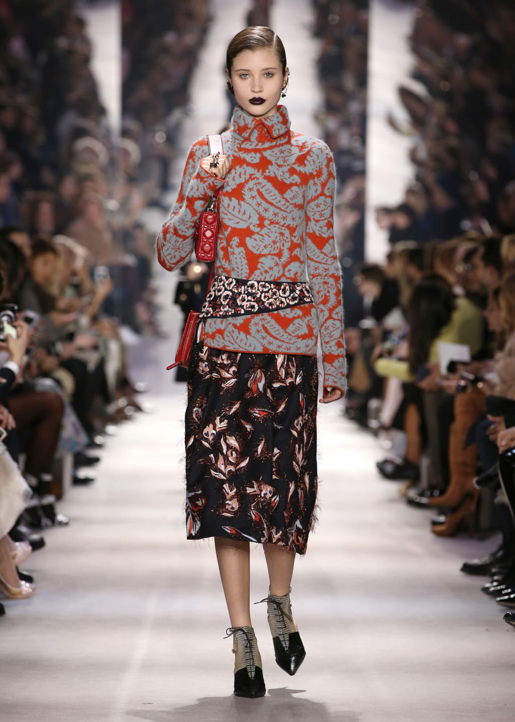 Fashion Week Paris Fall/Winter 2016 look 19 from the Christian Dior collection womenswear