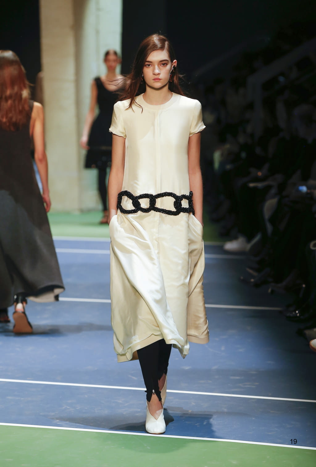 Fashion Week Paris Fall/Winter 2016 look 19 from the Celine collection womenswear