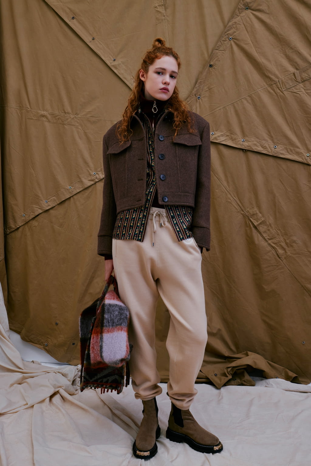 Fashion Week Paris Fall/Winter 2022 look 18 from the Sandro collection 女装