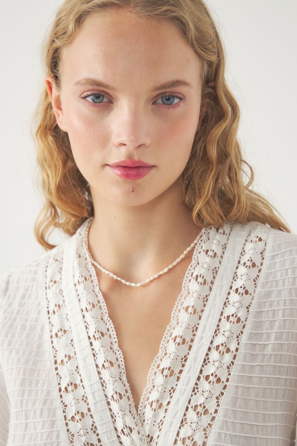 Fashion Week Paris Spring/Summer 2025 look 1 from the Antik Batik collection womenswear