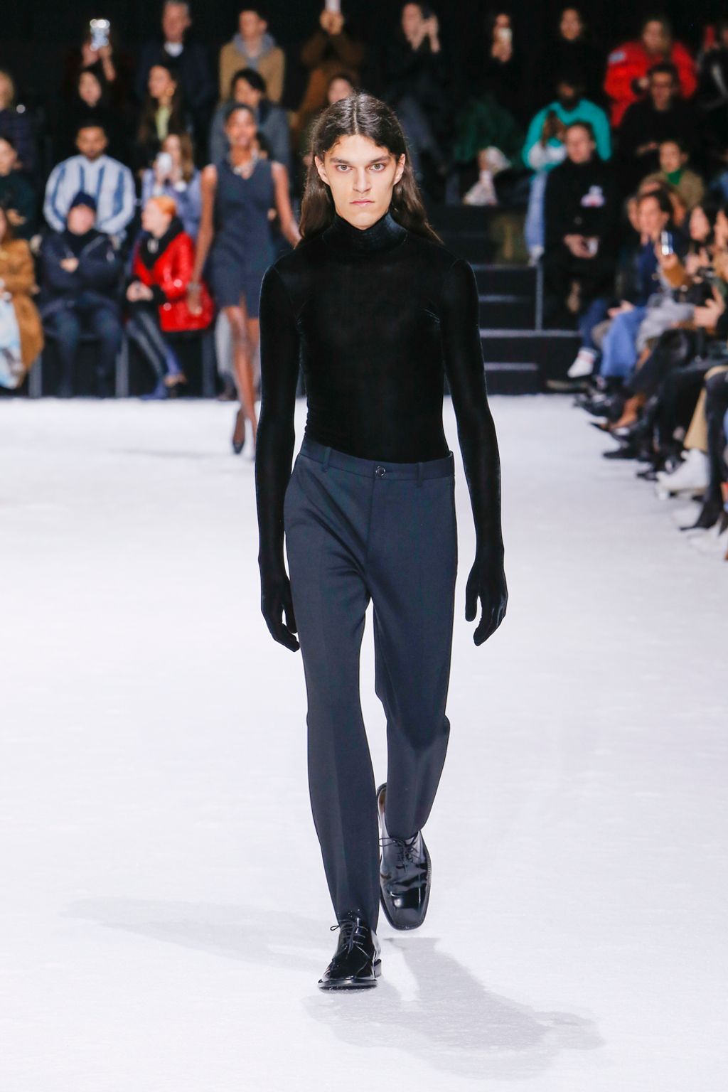 Fashion Week Paris Fall/Winter 2018 look 1 from the Balenciaga collection menswear