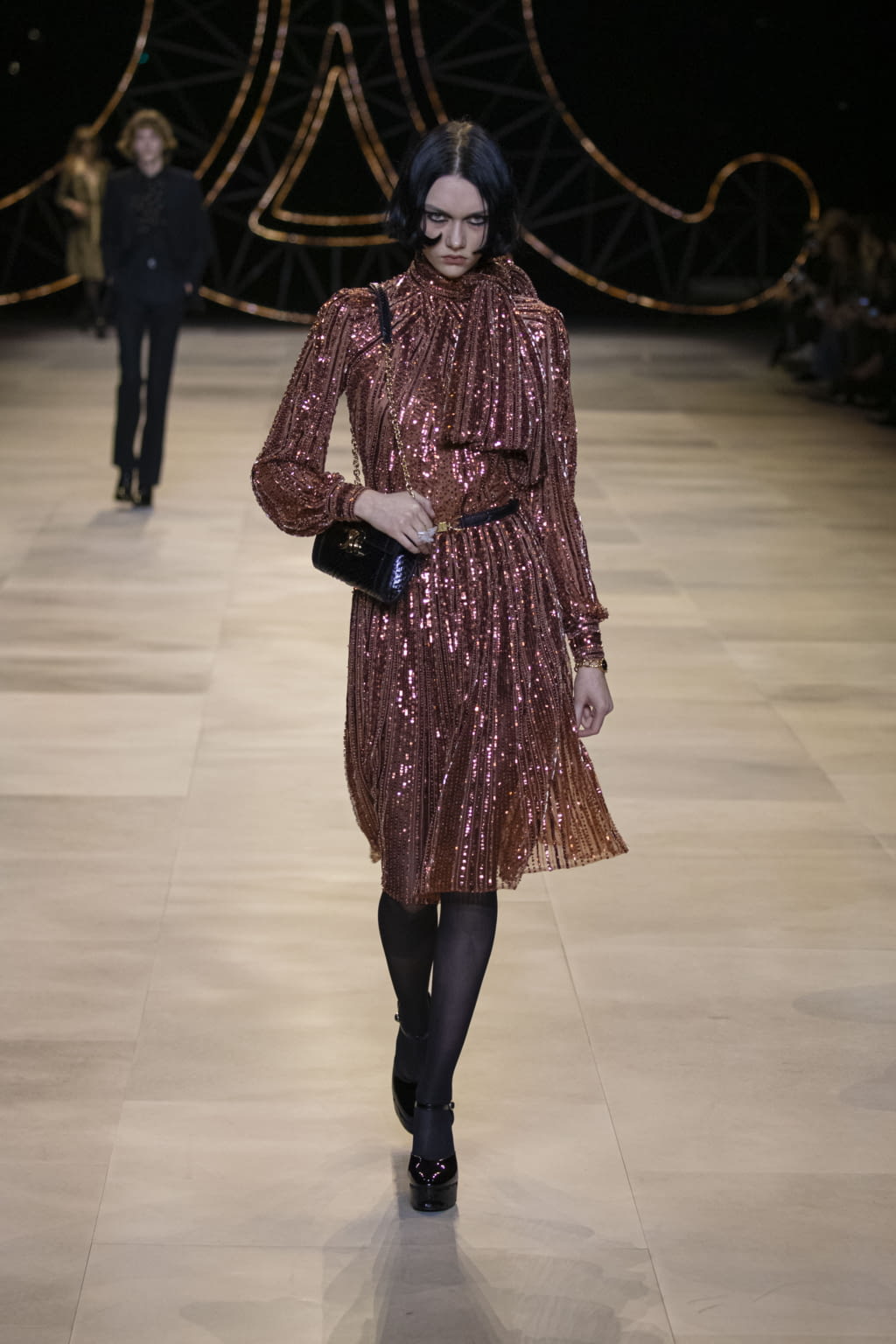 Fashion Week Paris Fall/Winter 2020 look 2 from the Celine collection 女装