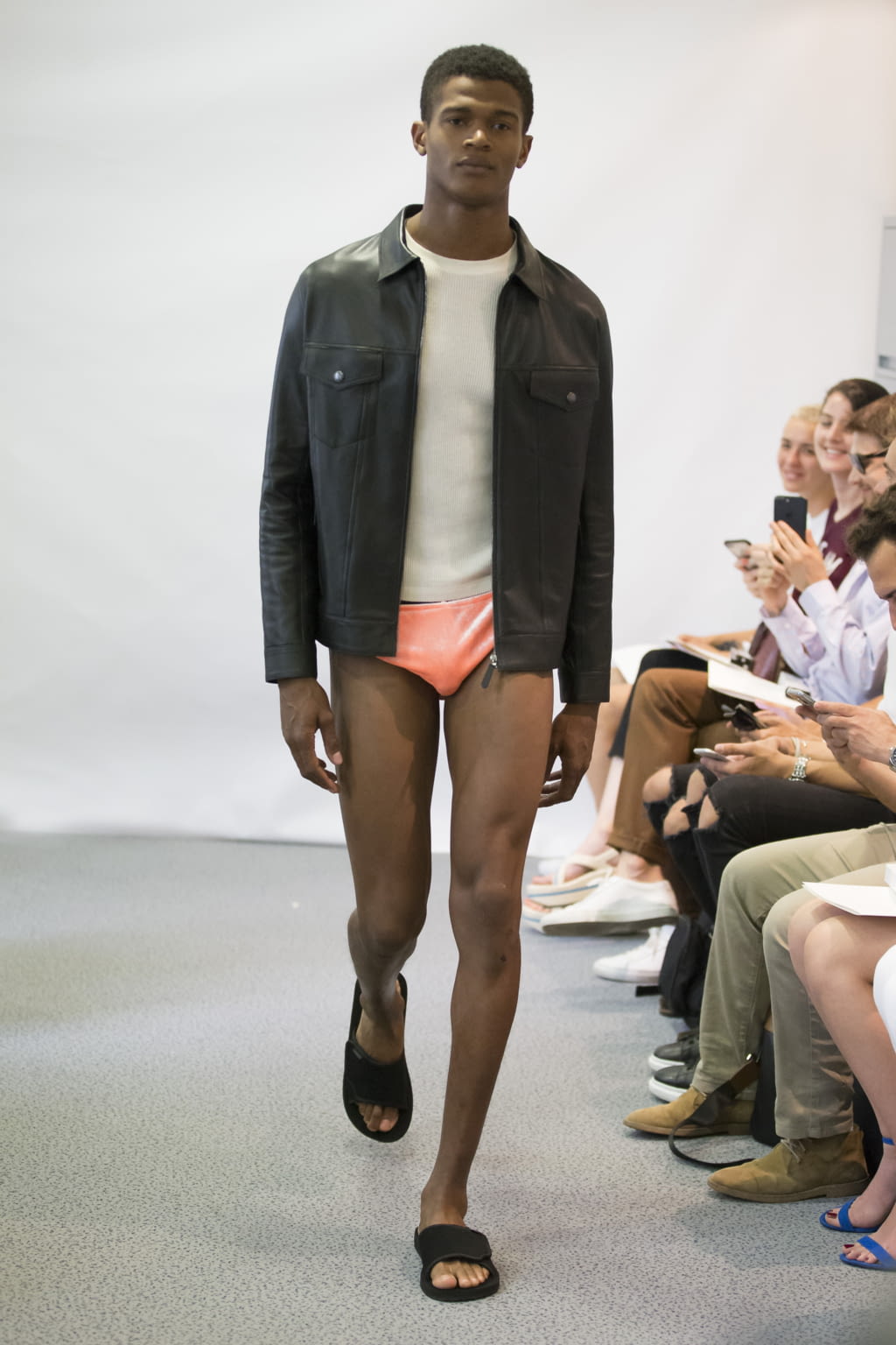 Fashion Week Paris Spring/Summer 2018 look 2 from the Lucien Pellat-Finet collection menswear