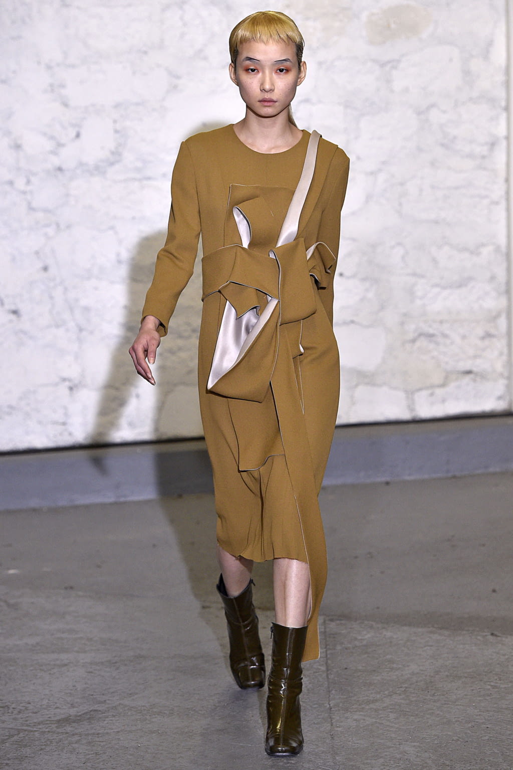 Fashion Week Paris Fall/Winter 2016 look 2 from the Anne Sofie Madsen collection womenswear