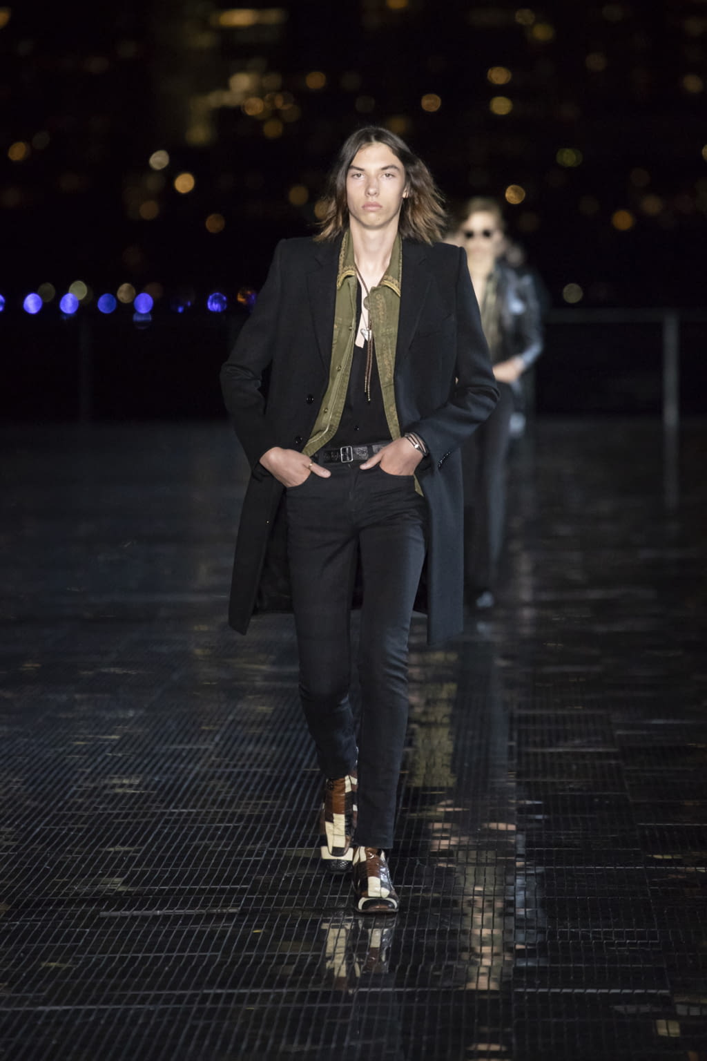 Fashion Week New York Spring/Summer 2019 look 2 from the Saint Laurent collection 男装